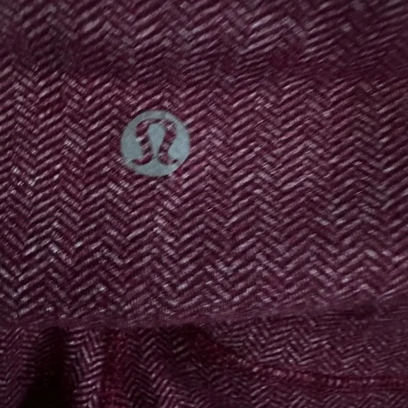 Lululemon Athletica active pants, women size 6 - Picture 2 of 4